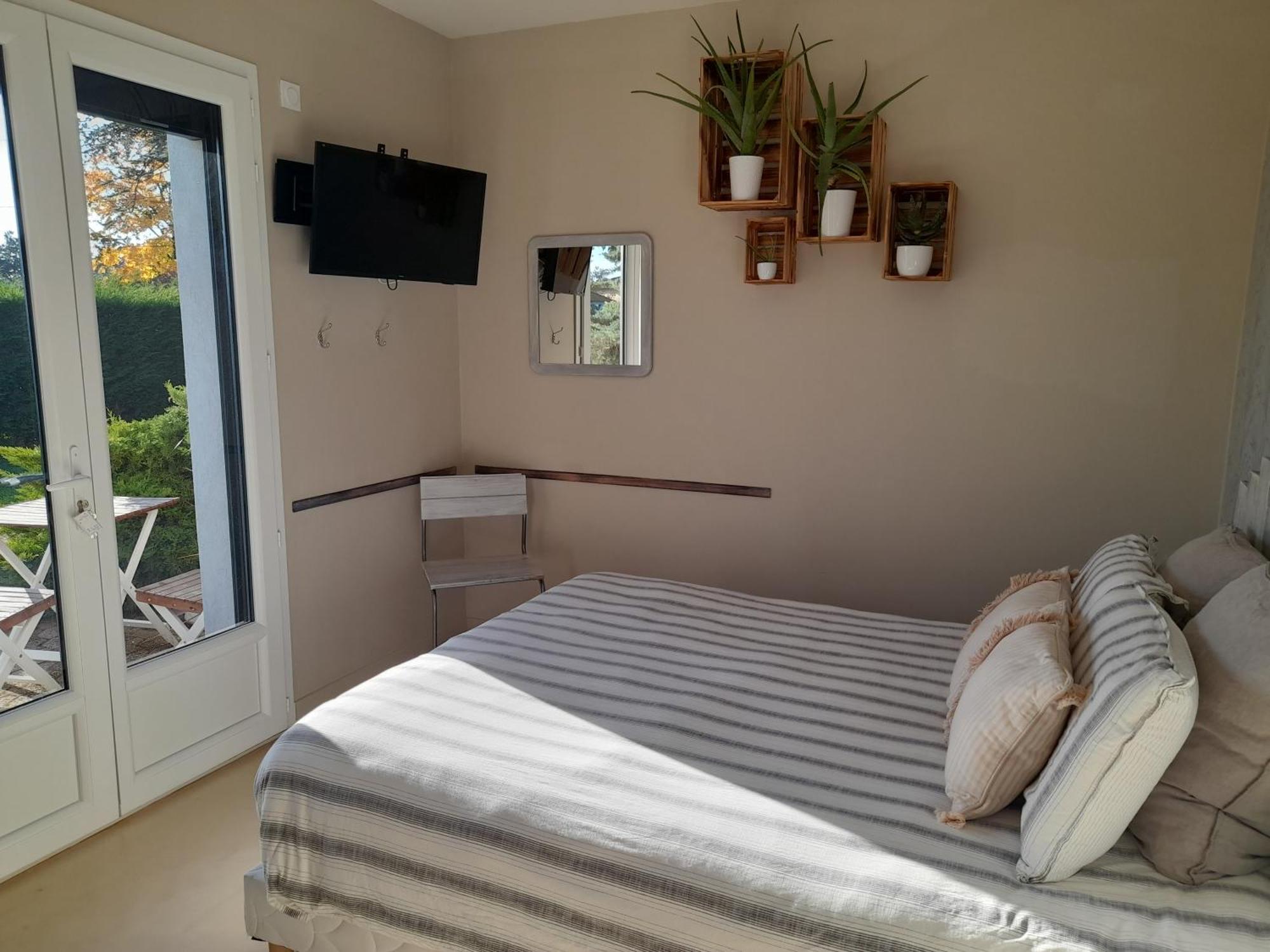 La Maison Du Bonheur, Borne De Recharge Ve Saint-Bernard  Room photo